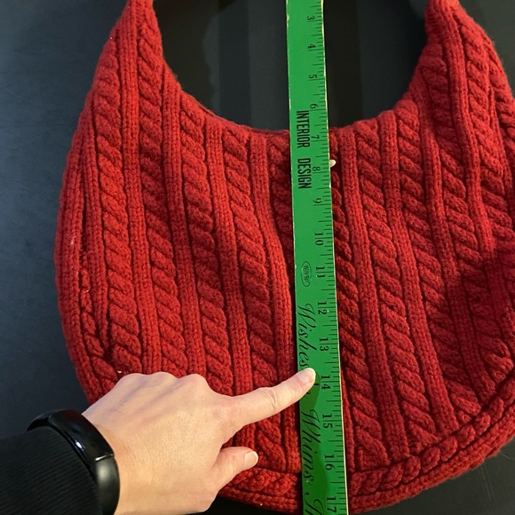 NWOT 100% Lambswool 🌹RED 🌹 Gap Sweater Handbag Cable Knit
Hobo Purse - Picture 5 of 5